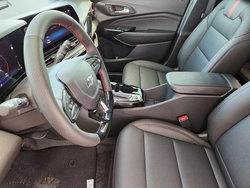 New 2026 Chevrolet Trax RS w/ Driver Confidence Package FWD image 9