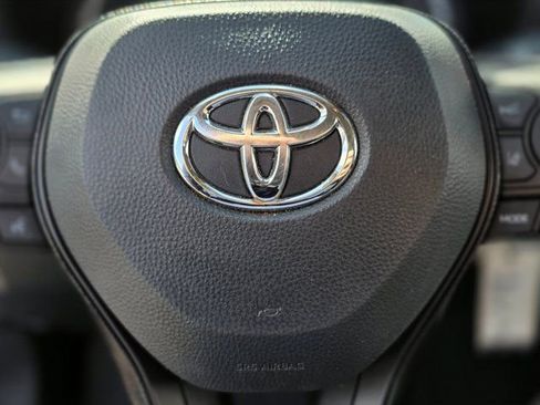 Used 2021 Toyota RAV4 LE image 23
