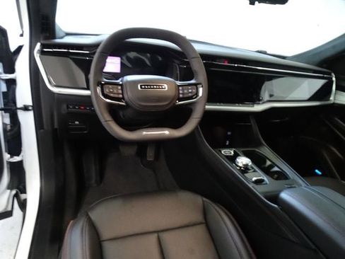 Used 2024 Jeep Wagoneer Launch Edition AWD/4WD image 5