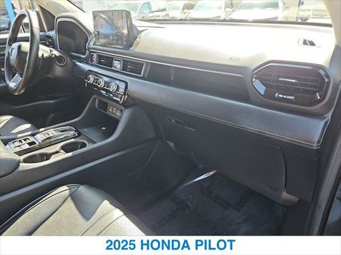 Certified 2025 Honda Pilot Elite image 26