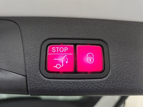 Used 2022 Mercedes-Benz GLB 250 4MATIC image 20