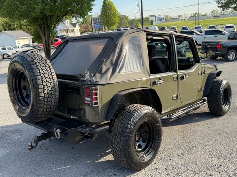 Used 2016 Jeep Wrangler Unlimited Sport AWD/4WD image 4
