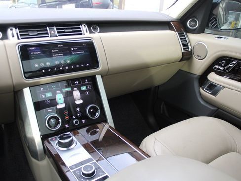 Used 2022 Land Rover Range Rover P525 Westminster Edition image 22