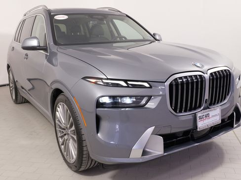 Used 2023 BMW X7 xDrive40i image 6