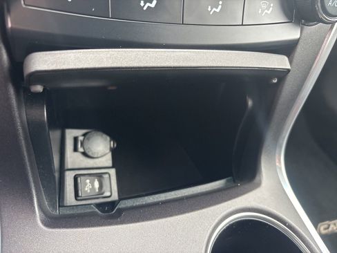 Used 2015 Toyota Camry SE image 25