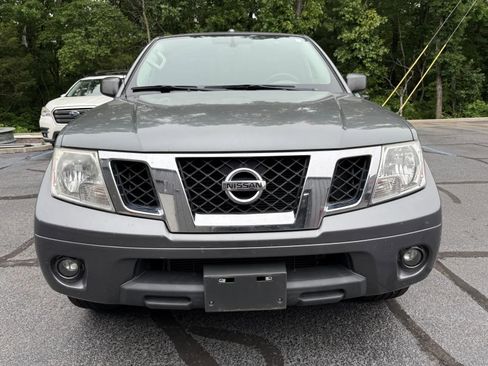 Used 2017 Nissan Frontier SV w/ SV Value Truck Package RWD image 6