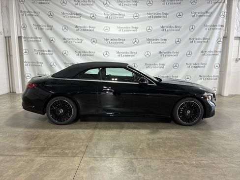 Used 2025 Mercedes-Benz CLE 450 4MATIC Cabriolet image 3