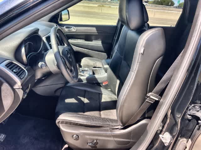 Used 2018 Jeep Grand Cherokee Altitude RWD image 11