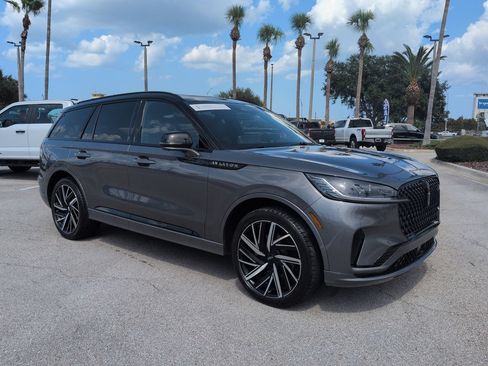 Used 2025 Lincoln Aviator Black Label w/ Black Label Special Edition AWD/4WD image 2