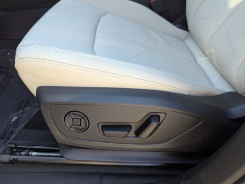 Used 2024 Audi Q3 2.0T Premium Plus AWD/4WD image 23