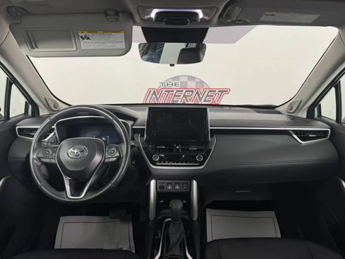 Used 2024 Toyota Corolla Cross XLE w/ Convenience Package AWD/4WD image 11