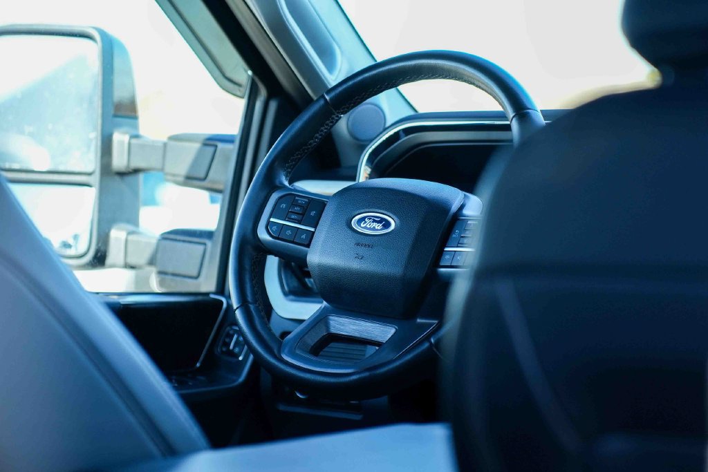 Used 2025 Ford F250 Lariat AWD/4WD image 20