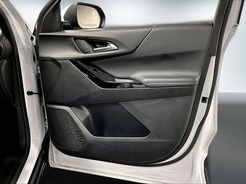 Used 2025 Chevrolet Equinox LT image 25