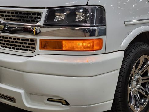 Used 2015 Chevrolet Express 2500 image 13