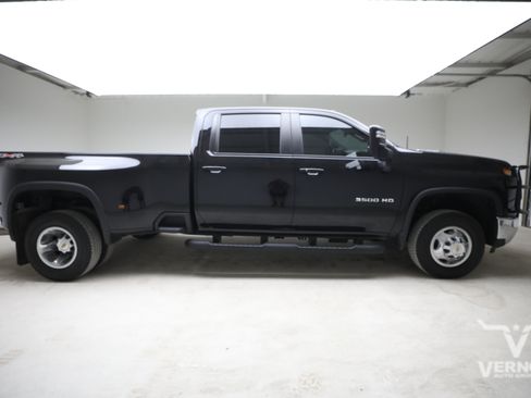 Used 2025 Chevrolet Silverado 3500 LT w/ Safety Package AWD/4WD image 6