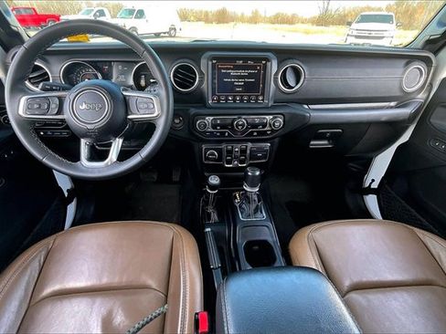 Used 2023 Jeep Wrangler Unlimited Sahara image 7