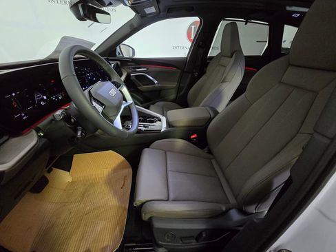 New 2025 Audi Q5 Prestige image 11