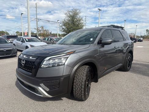Used 2025 Nissan Pathfinder Rock Creek image 8
