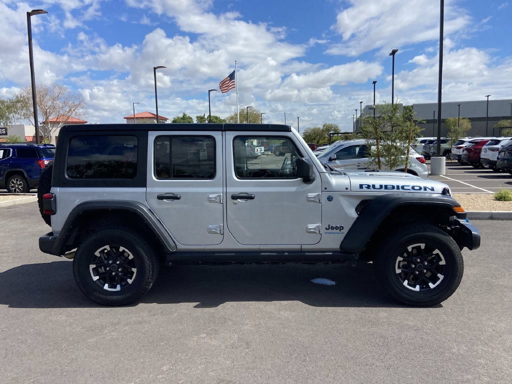 Used 2024 Jeep Wrangler Unlimited Rubicon 4xe AWD/4WD image 2