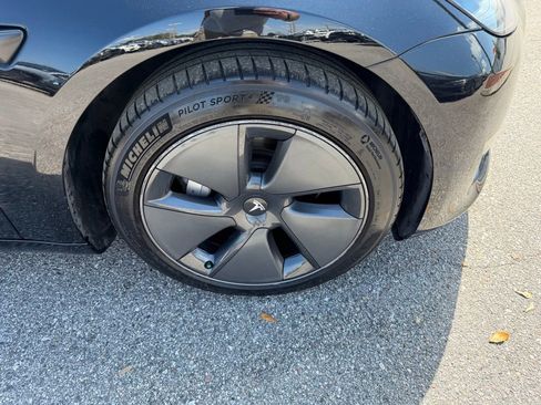 Used 2021 Tesla Model 3 Standard Range Plus image 4