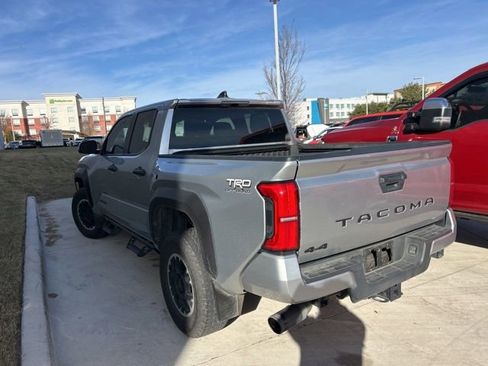 Used 2024 Toyota Tacoma TRD Off-Road image 5