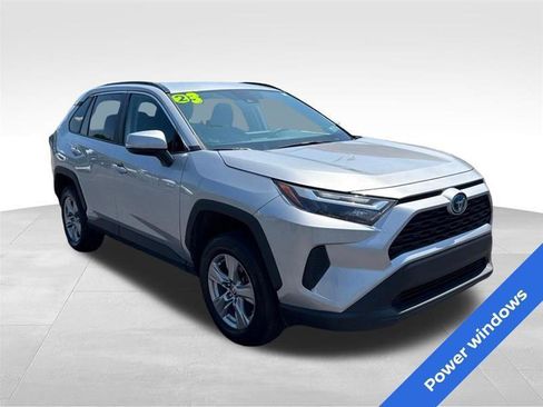 Used 2023 Toyota RAV4 LE AWD/4WD image 3
