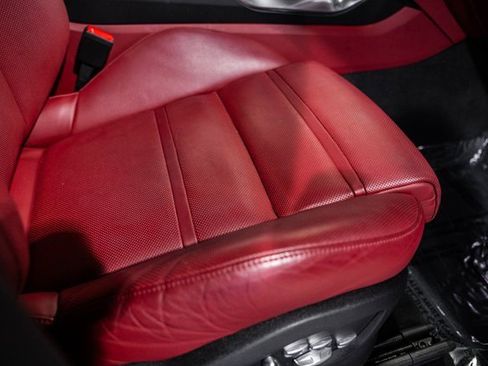 Used 2021 Porsche Cayenne Turbo image 31