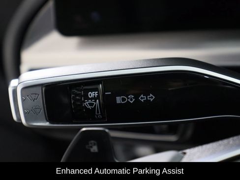 Used 2024 Cadillac Lyriq Sport RWD image 17