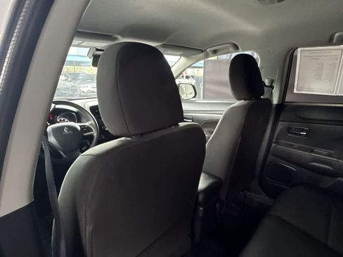 Used 2025 Mitsubishi Outlander Sport AWD image 23