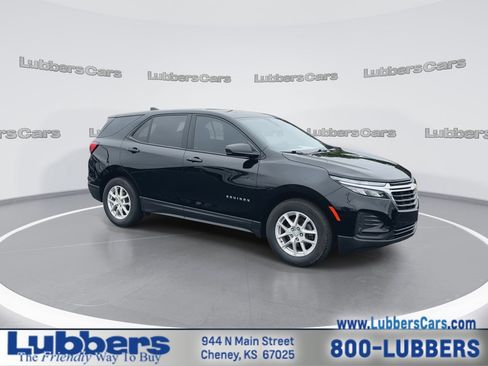 Used 2024 Chevrolet Equinox LS w/ LS Convenience Package FWD image 2