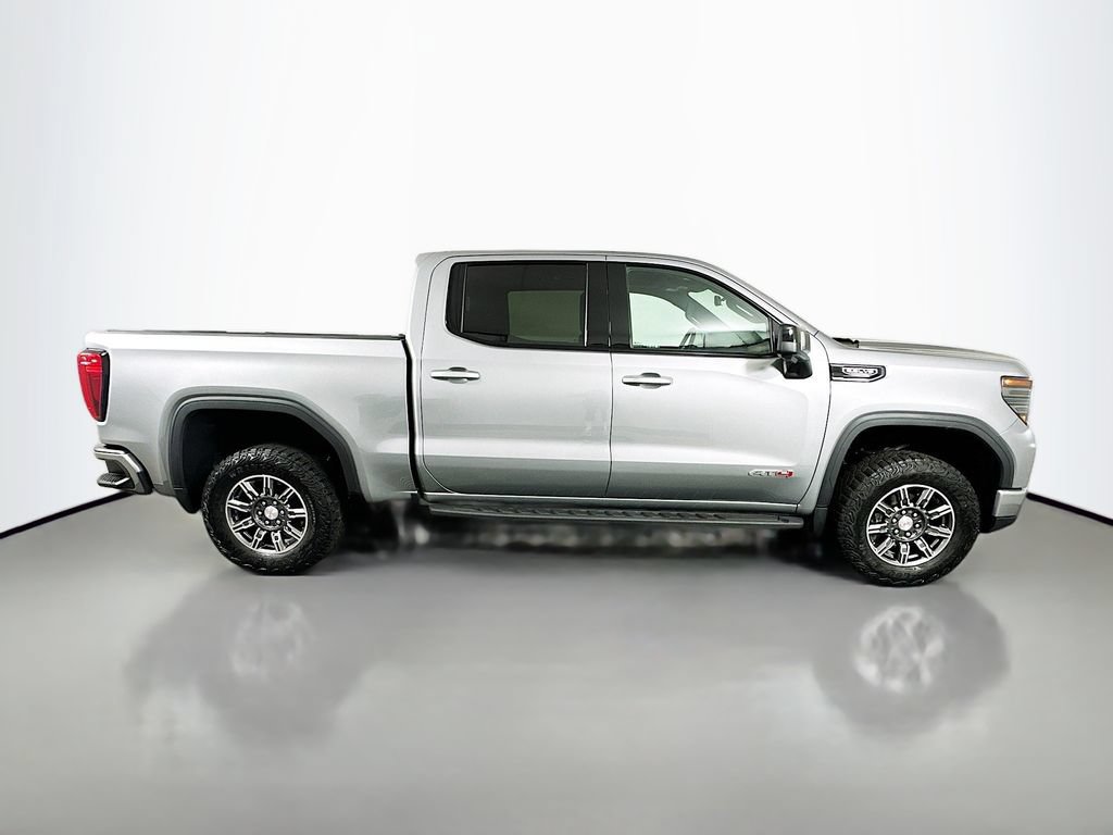 Used 2024 GMC Sierra 1500 AT4 w/ Technology Package AWD/4WD image 4