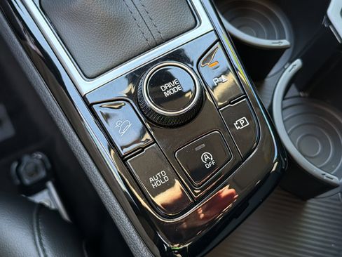 Used 2025 Kia Sportage SX image 34
