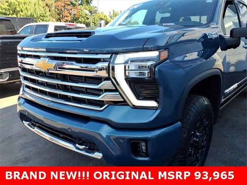 Used 2025 Chevrolet Silverado 2500 High Country w/ High Country Premium Package image 7