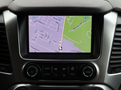 Used 2015 Chevrolet Suburban LT image 27