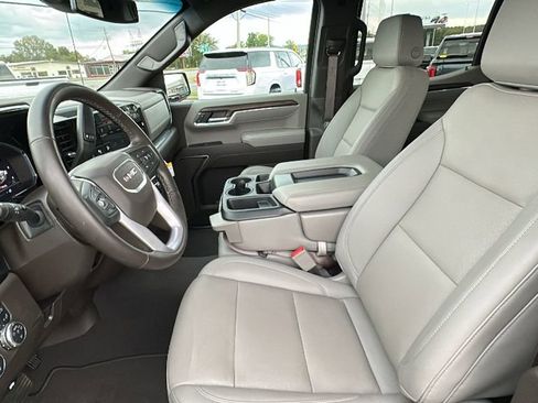 Used 2025 GMC Sierra 1500 SLT AWD/4WD image 10