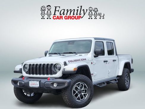 Used 2025 Jeep Gladiator Rubicon w/ Convenience Group AWD/4WD image 1