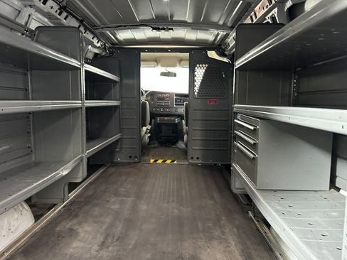 Used 2017 Chevrolet Express 2500 RWD image 24