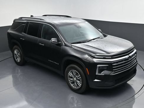 New 2026 Chevrolet Traverse LT w/ Driver Confidence Package AWD/4WD image 44