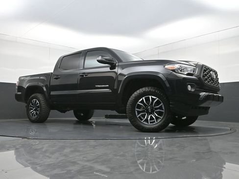 Used 2020 Toyota Tacoma TRD Sport AWD/4WD image 24