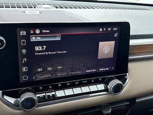 Used 2024 GMC Canyon Denali image 17