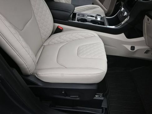 Certified 2024 Ford Edge Titanium AWD/4WD image 31