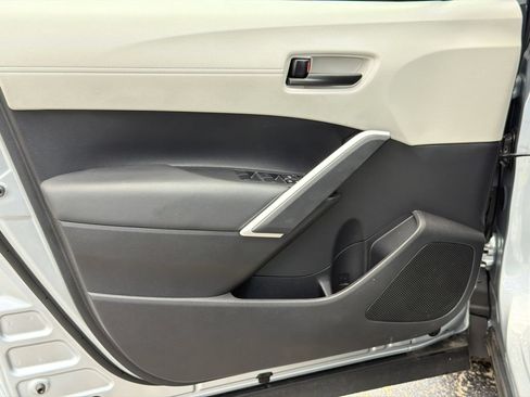 Used 2026 Toyota Corolla Cross L FWD image 10
