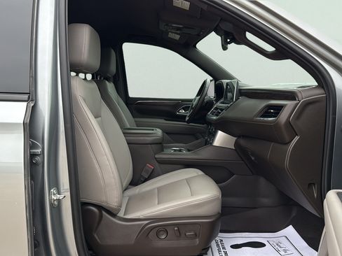 Used 2023 Chevrolet Tahoe Z71 w/ Luxury Package AWD/4WD image 11