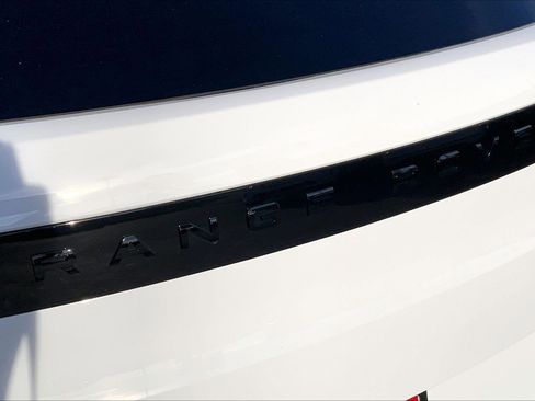 Used 2025 Land Rover Range Rover Sport Dynamic SE image 31