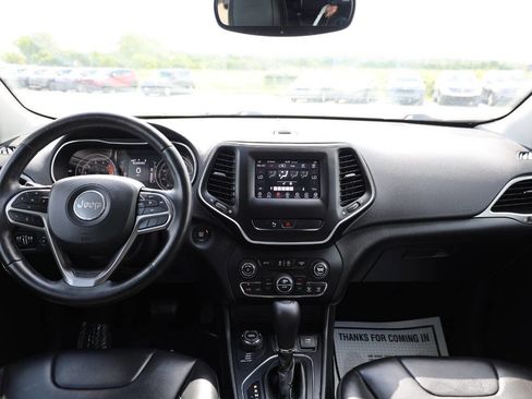 Used 2020 Jeep Cherokee Latitude Plus w/ Cold Weather Group AWD/4WD image 14