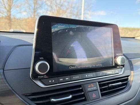 Certified 2024 Nissan Altima 2.5 SV image 19