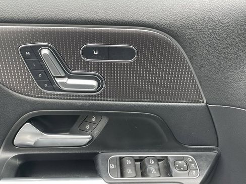 Used 2023 Mercedes-Benz GLA 250 4MATIC image 25