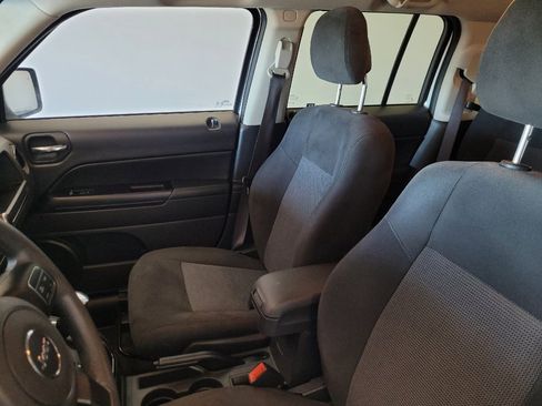 Used 2017 Jeep Patriot Sport w/ Power Value Group FWD image 17