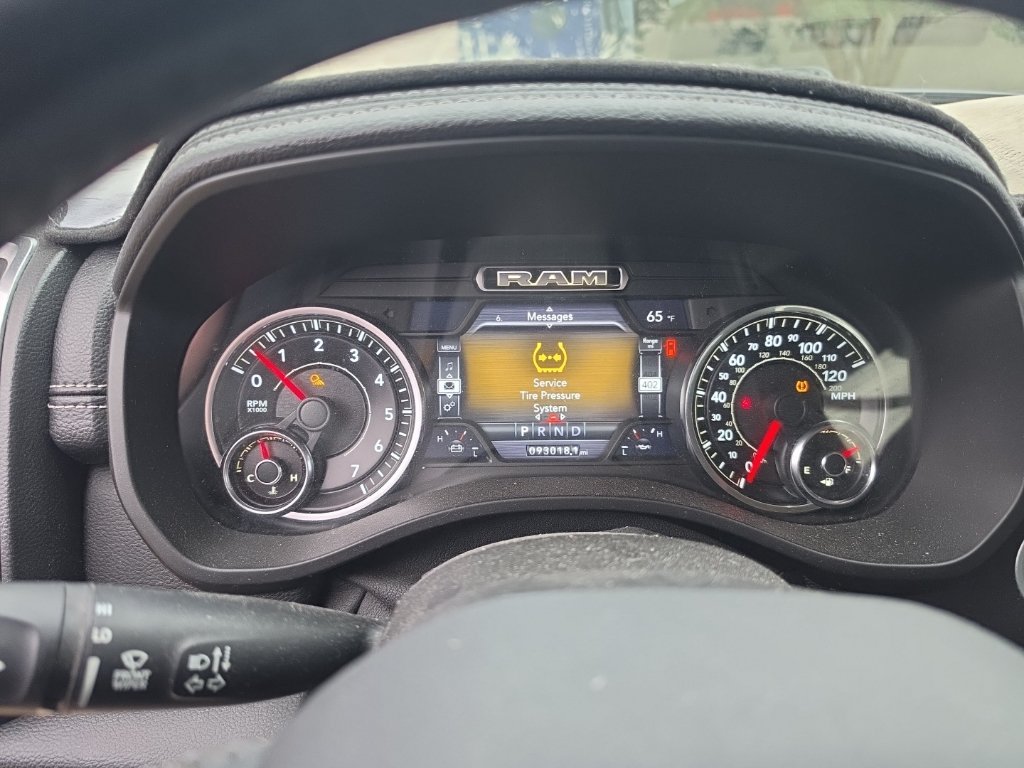 Used 2019 RAM 1500 Laramie RWD image 27