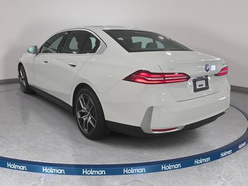 Certified 2025 BMW i5 eDrive40i w/ Premium Package RWD image 7